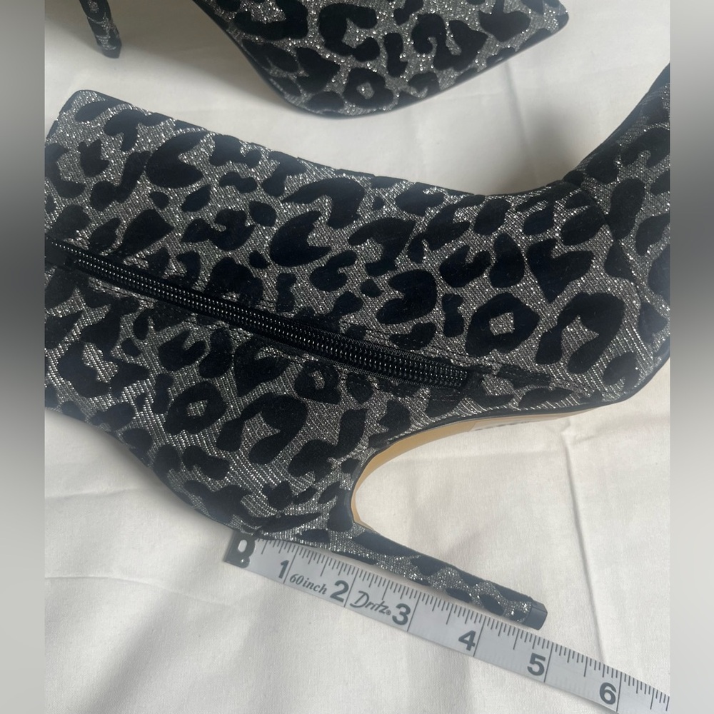 Express Chic Black And Gray Patterned Heeled Boots - image 7